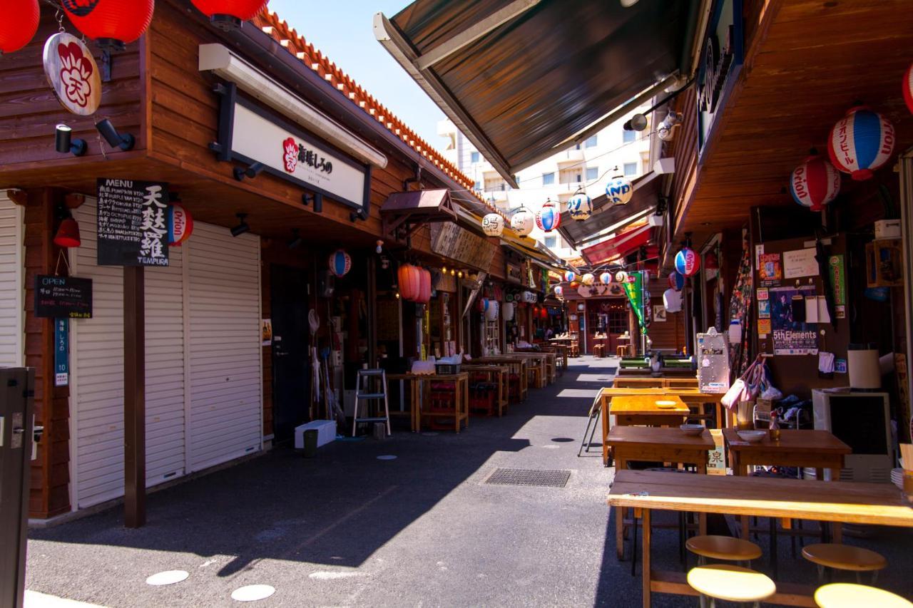 Hewitt Resort Naha Exterior photo A street in Izakaya