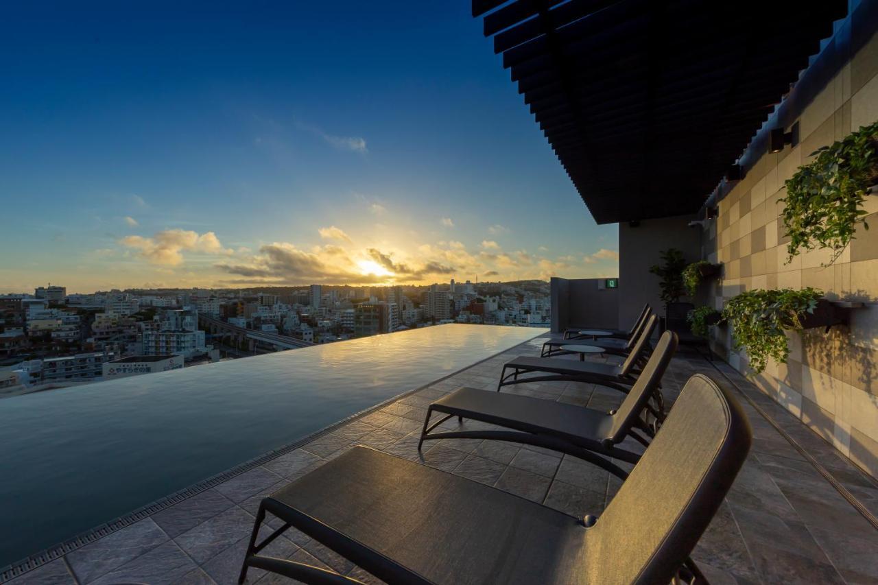 Hewitt Resort Naha Exterior photo Rooftop pool at the hotel