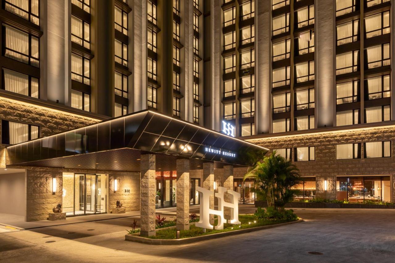 Hewitt Resort Naha Exterior photo The hotel's entrance