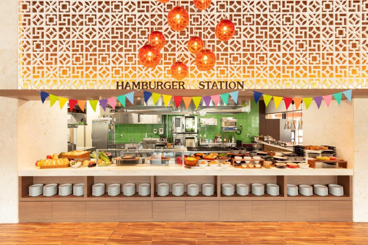 Hewitt Resort Naha Exterior photo The Burger Station
