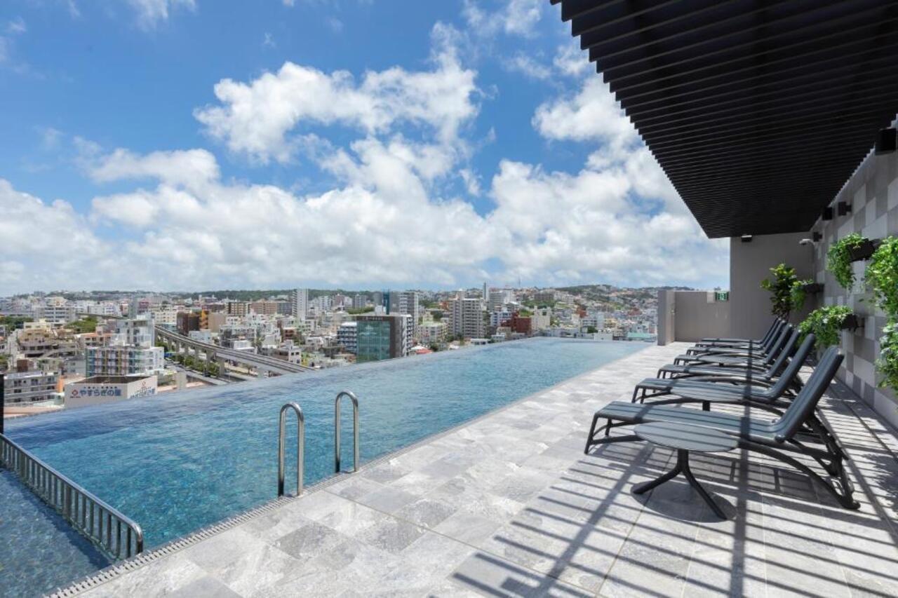 Hewitt Resort Naha Exterior photo Rooftop pool at the hotel